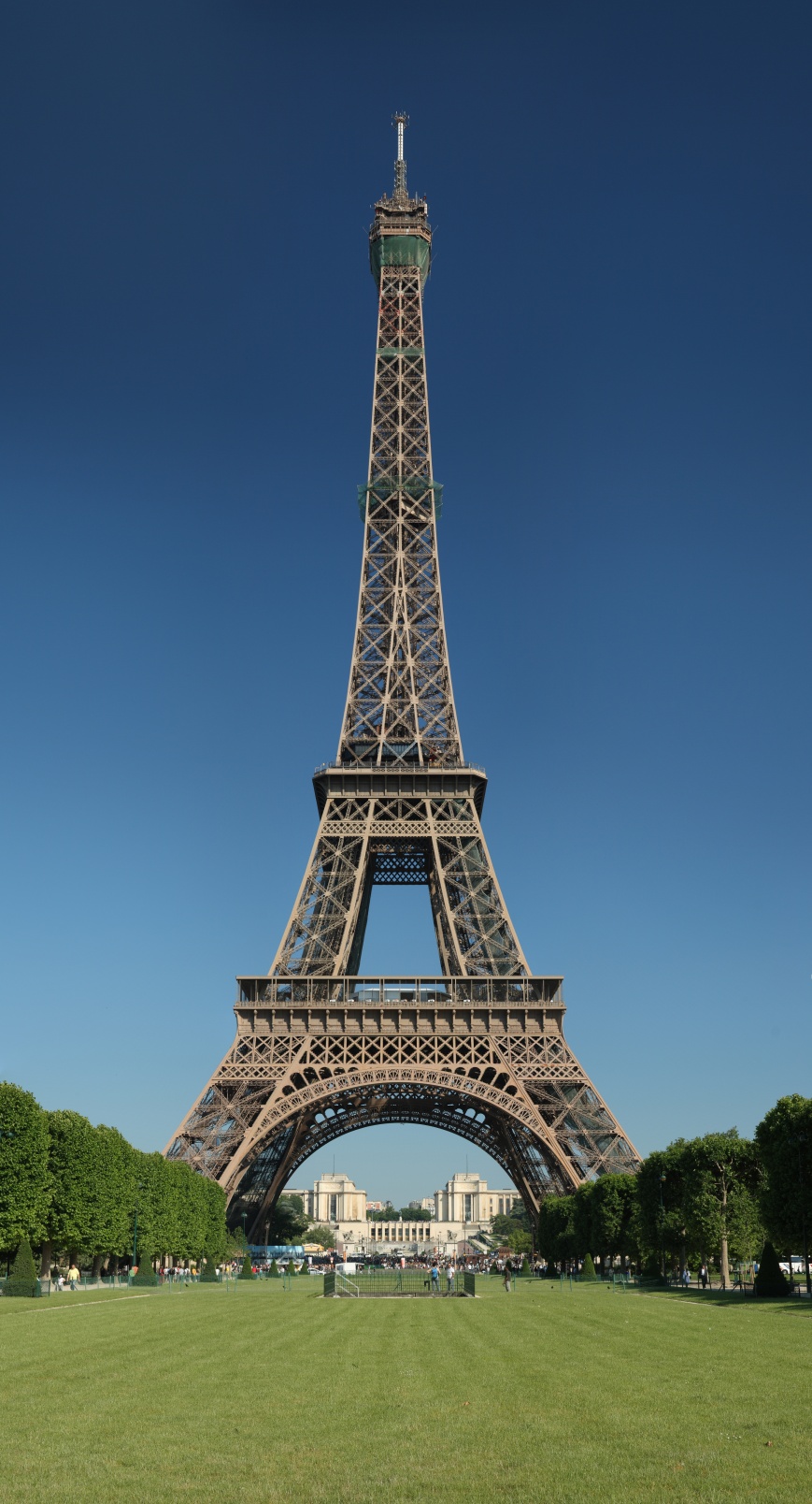 Eiffel_Wikimedia_Commons